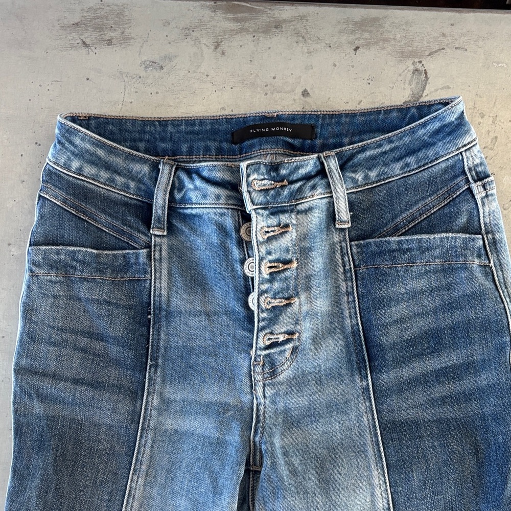 NWOT Flying Monkey Two-Tone Blue High-Waist Flare Jeans - Picture 2 of 6